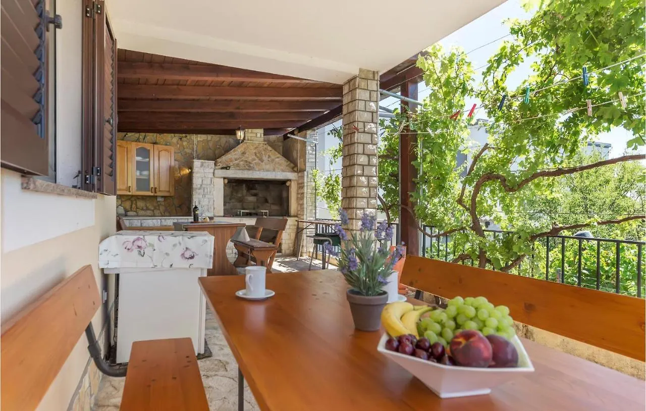 Nice Apartment In Pula With Kitchen