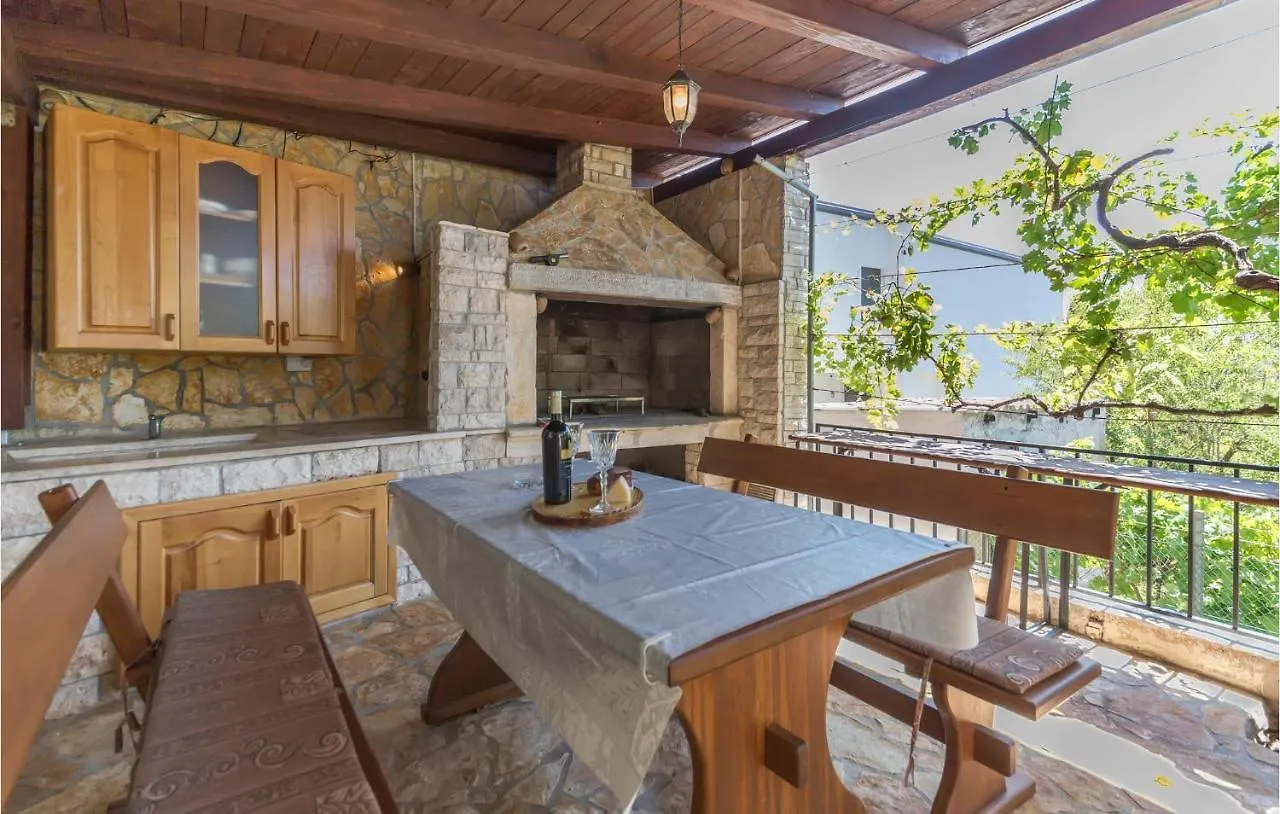Nice Apartment In Pula With Kitchen