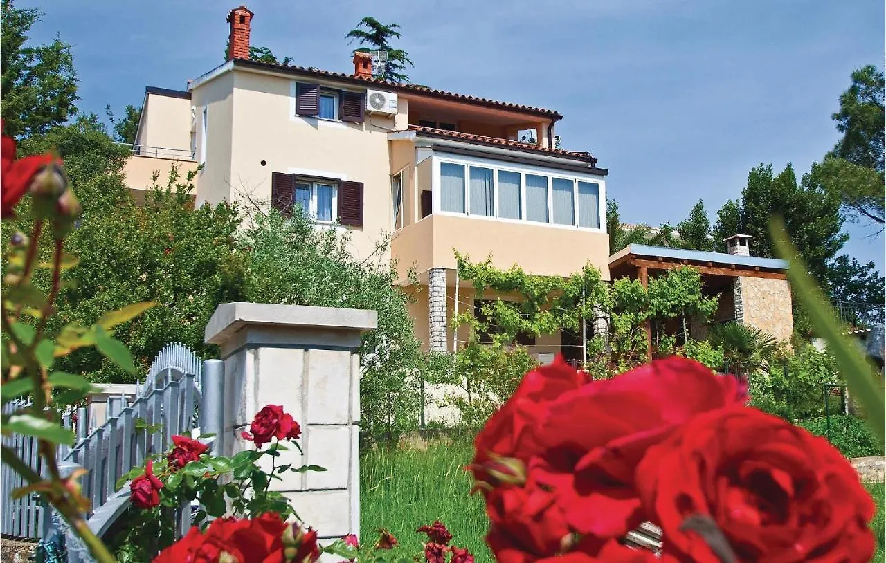Nice Apartment In Pula With Kitchen