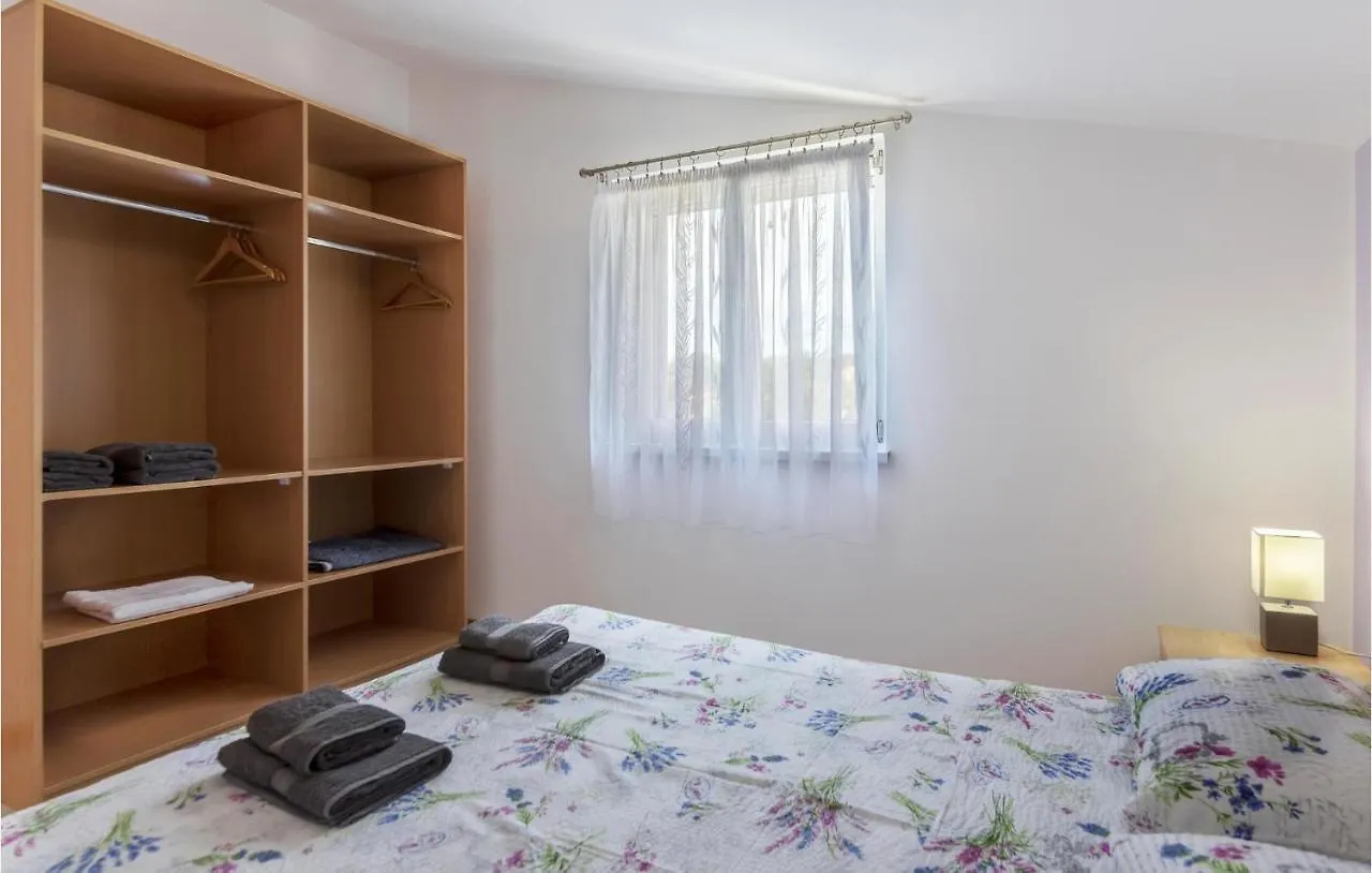 Nice Apartment In Pula With Kitchen 0*,