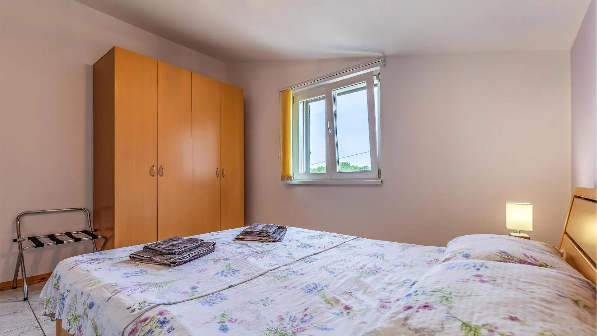 Nice Apartment In Pula With Kitchen Croatia