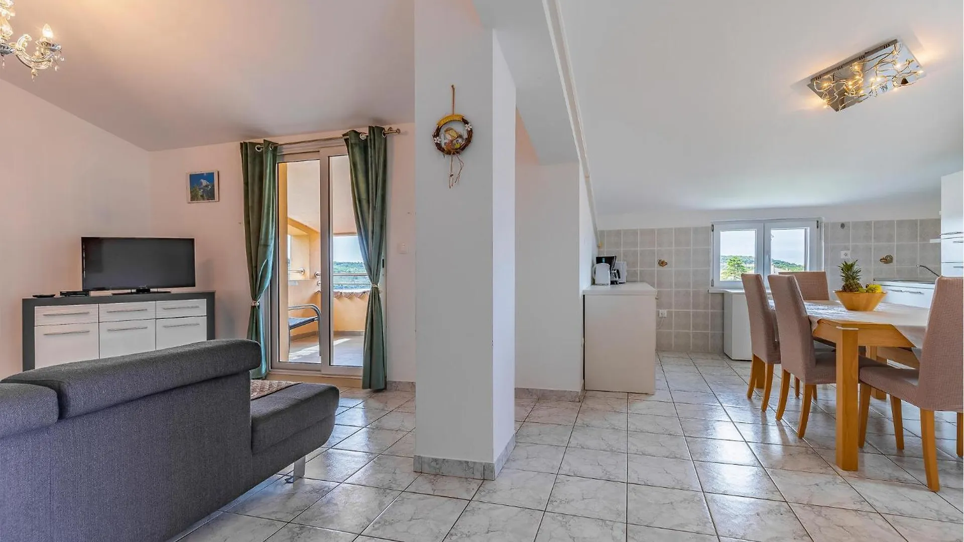 Nice Apartment In Pula With Kitchen Croatia